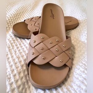 Universal Thread Tan Gold Studded Slides: Womens Size 8.5